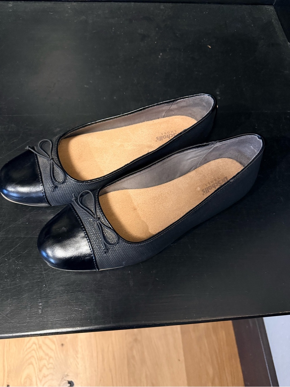 Dr. Scholl's Black Ballet Flats with Cap Toe Bow